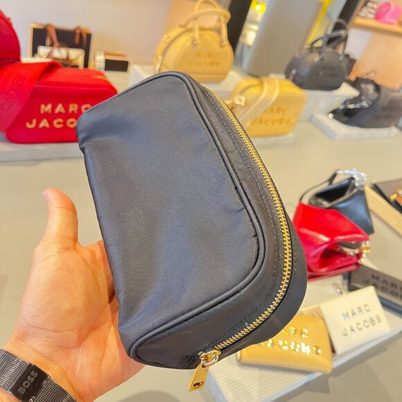 + Video NWT Preppy nylon cosmetics Pouch Case 4P5SCP003S02 - Picture 7 of 12